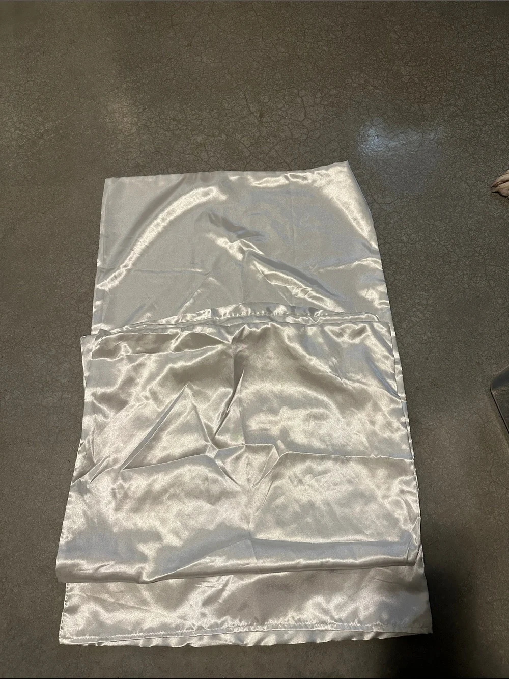 Silky Satin Pillowcase / Shiny Ivory White
